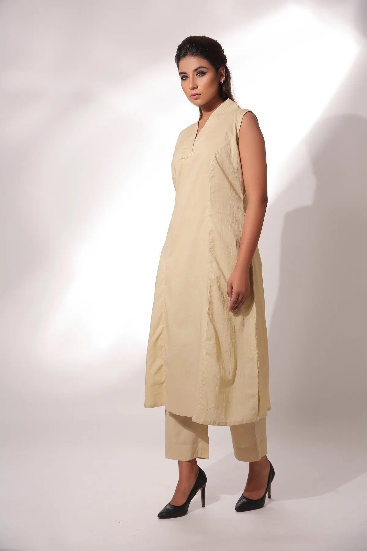 Beige Kurta Pant Set With Cape