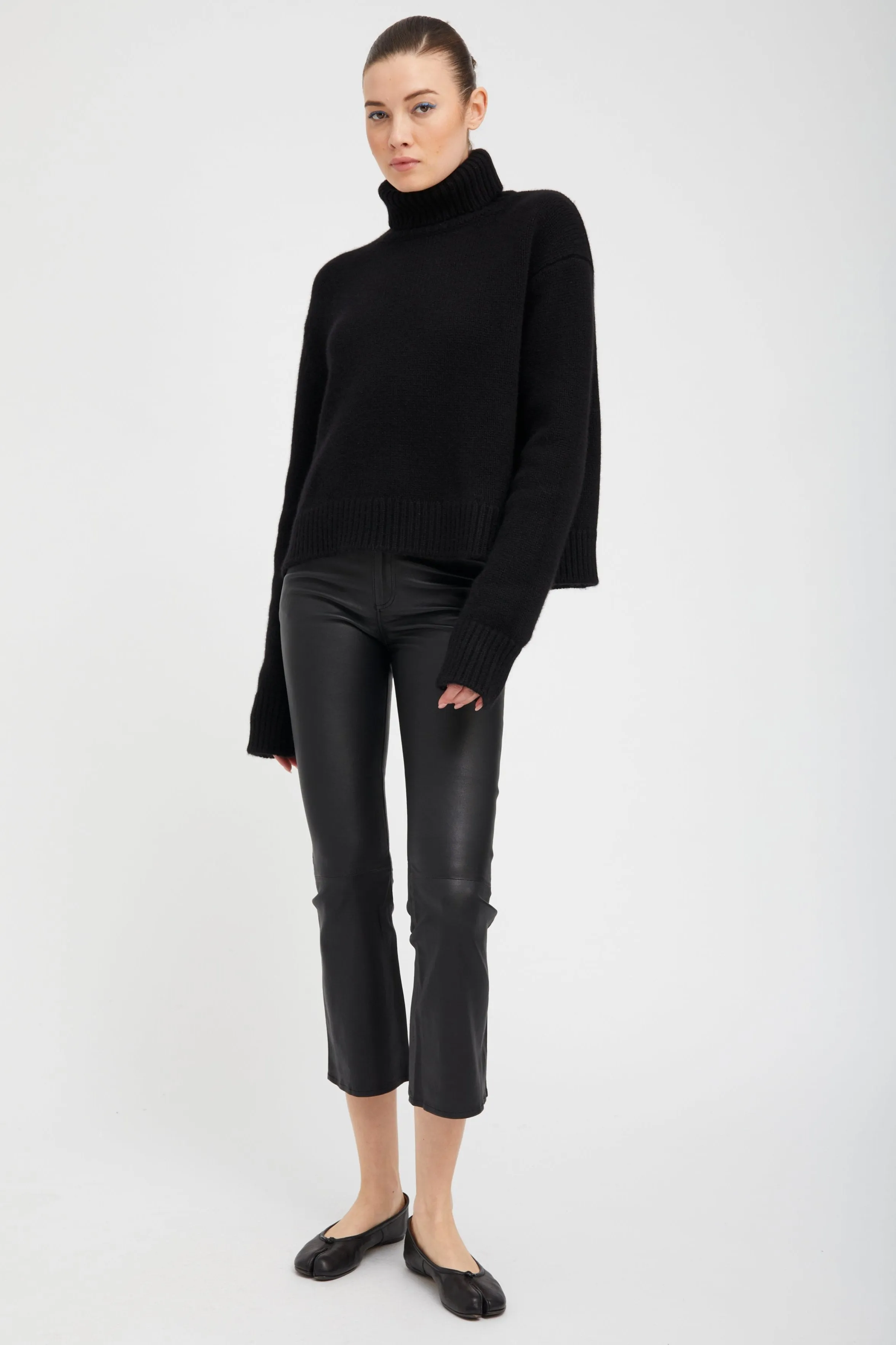 Black Cashmere Heavy Turtleneck Sweater