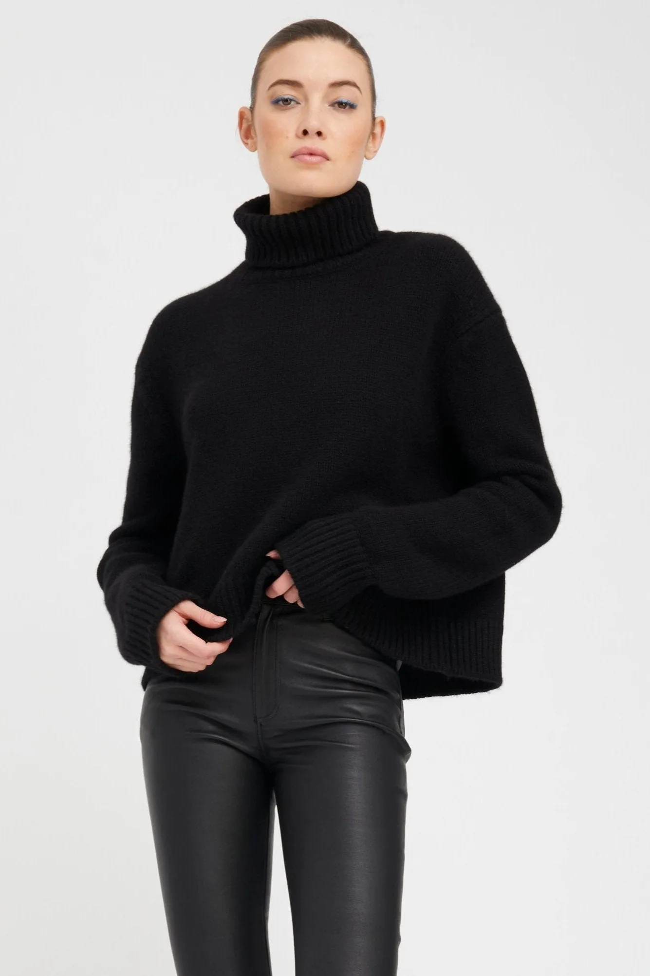 Black Cashmere Heavy Turtleneck Sweater