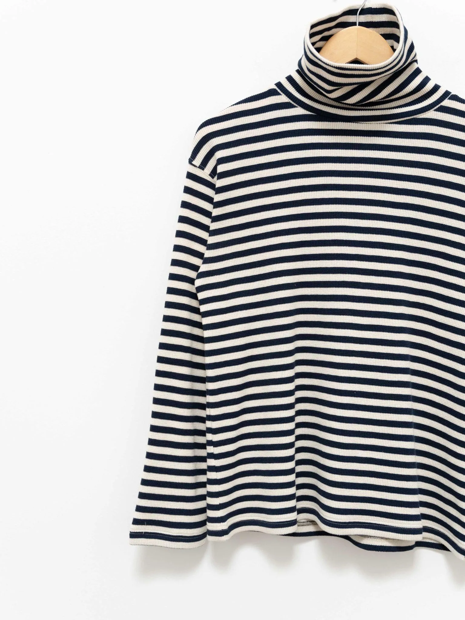 Cotton Waffle Turtleneck Knit - Natural x Navy