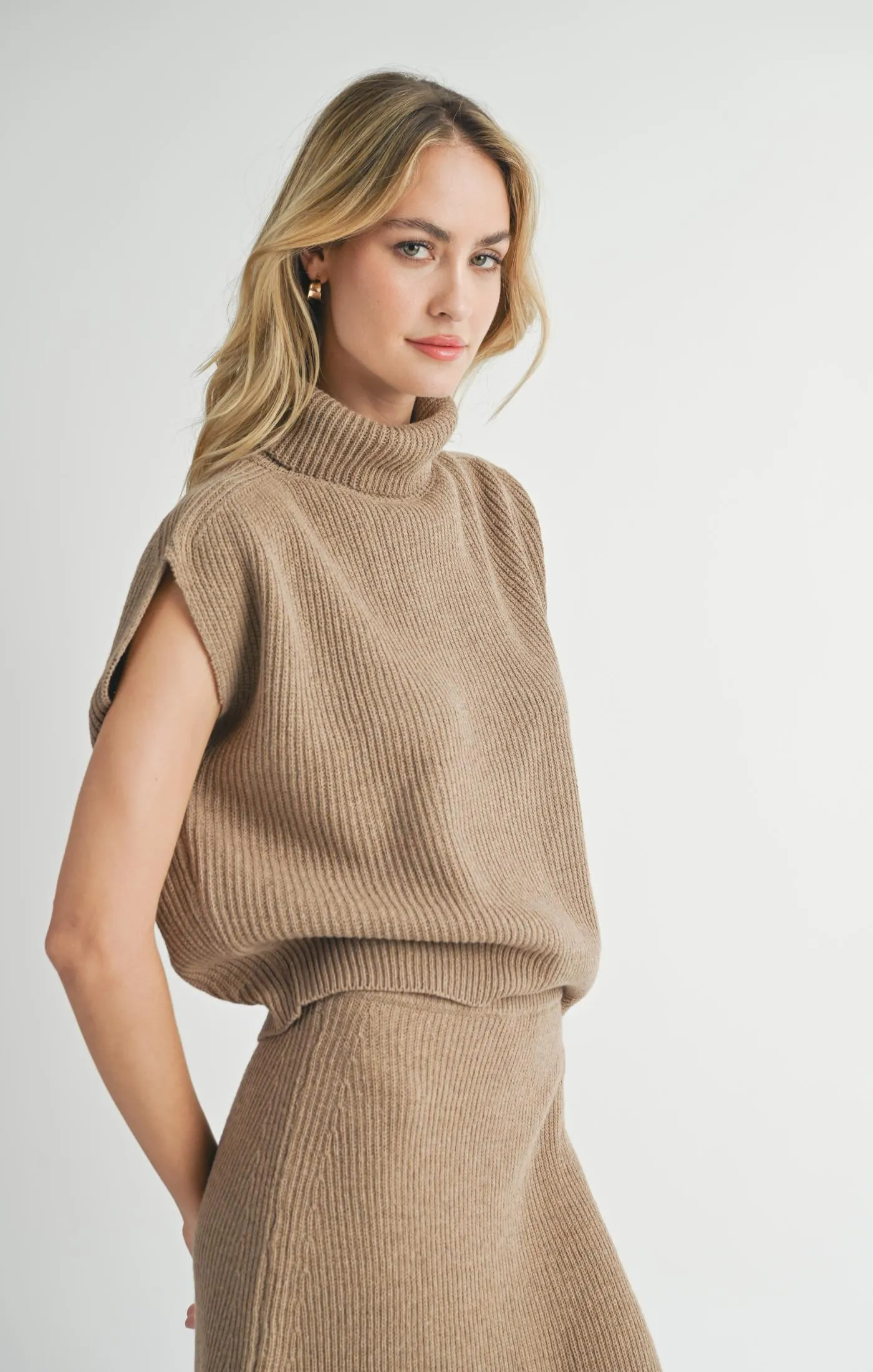 Crosby Ribbed Turtleneck Vest - Dark Taupe