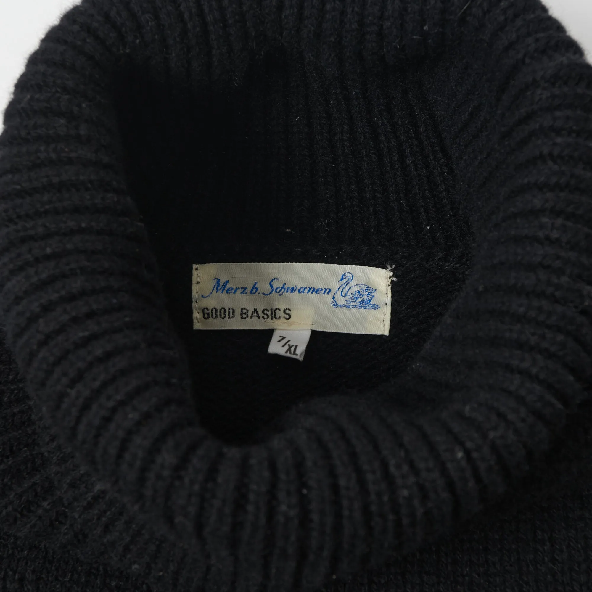 Merz b. Schwanen LOCT01 Turtleneck Knit Pullover - Deep Black