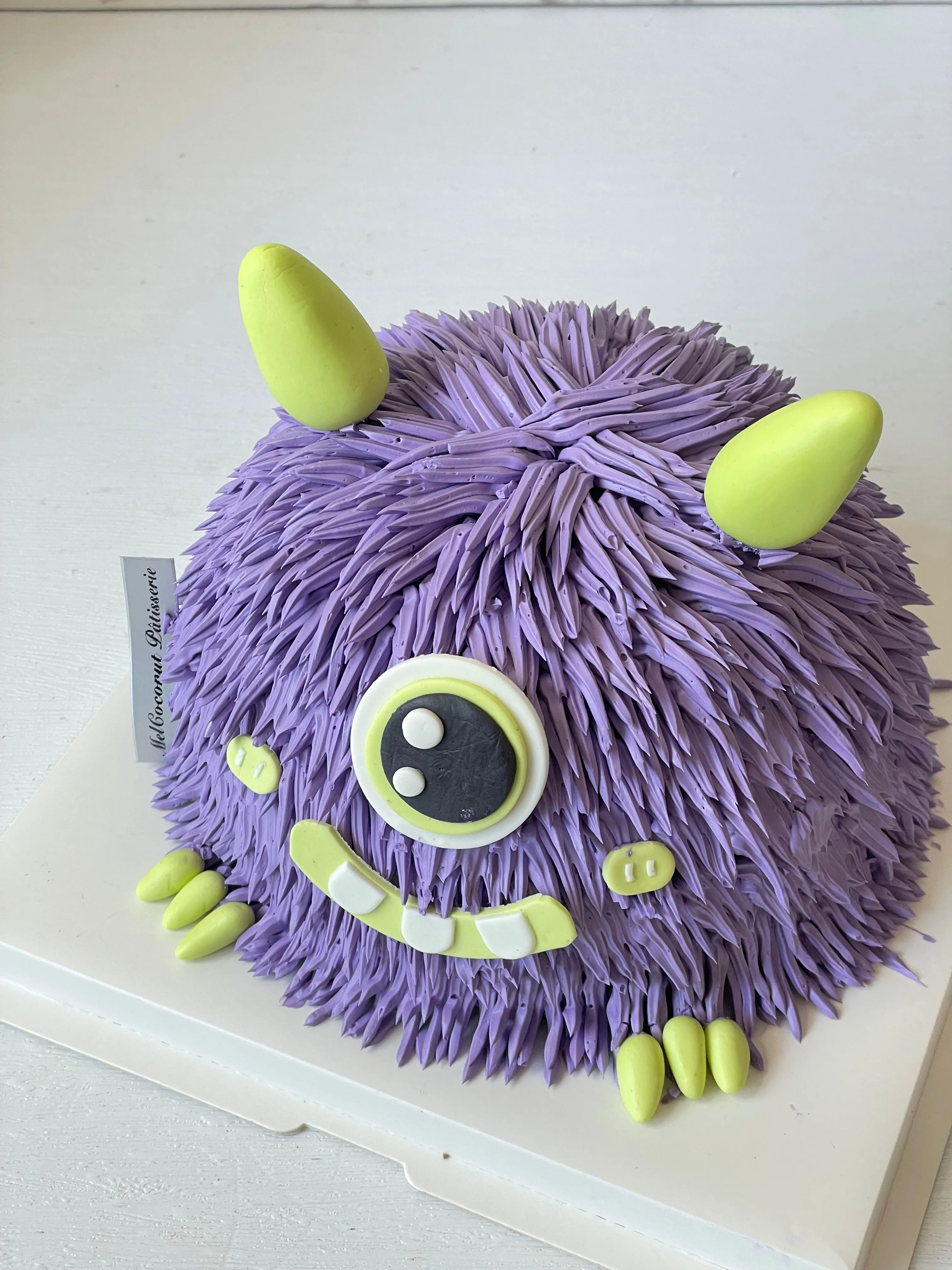 Monster 小怪兽 (cake color may change)