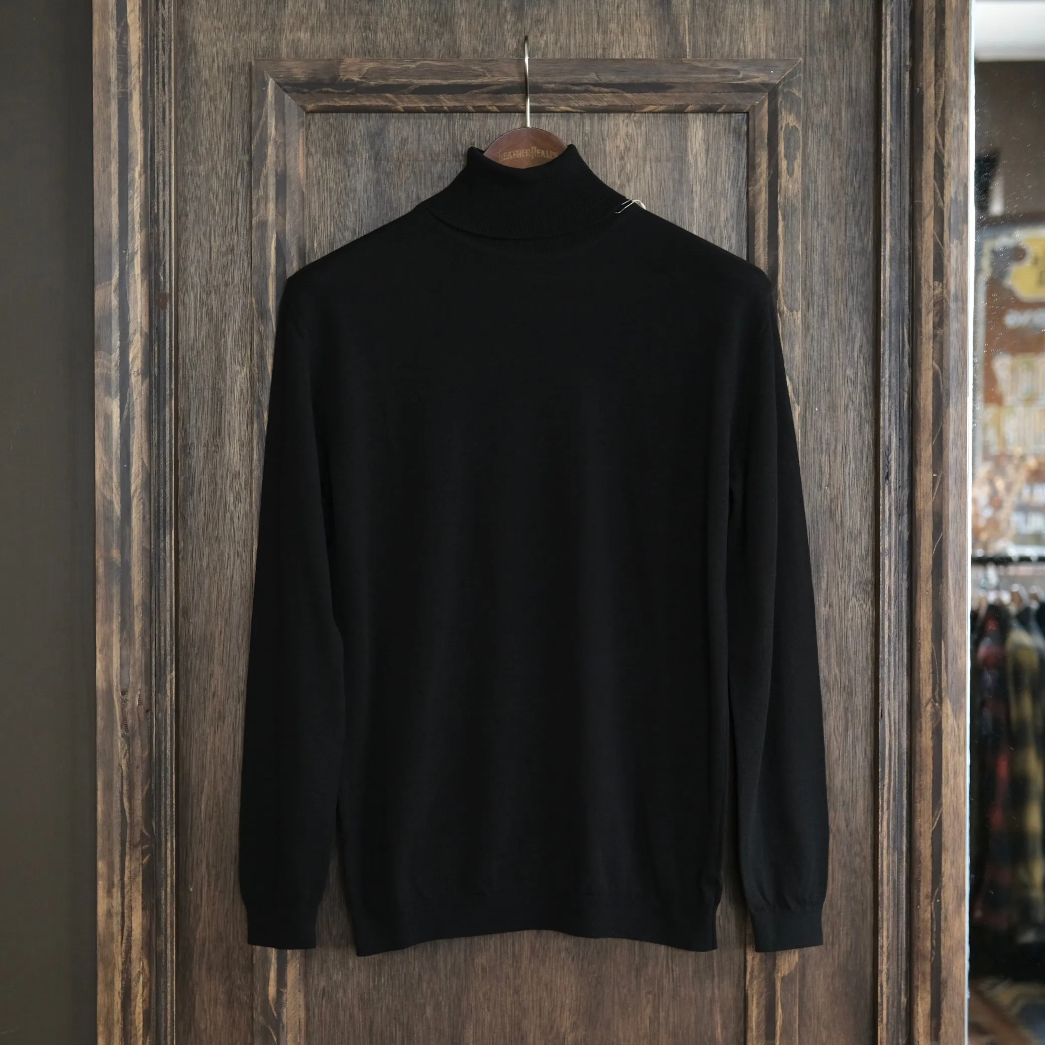 MOONCASTLE Ice Cotton Turtleneck