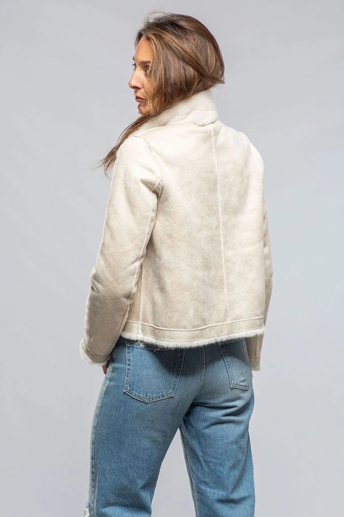 Sari Eco Mink Reversible Jkt In Milk