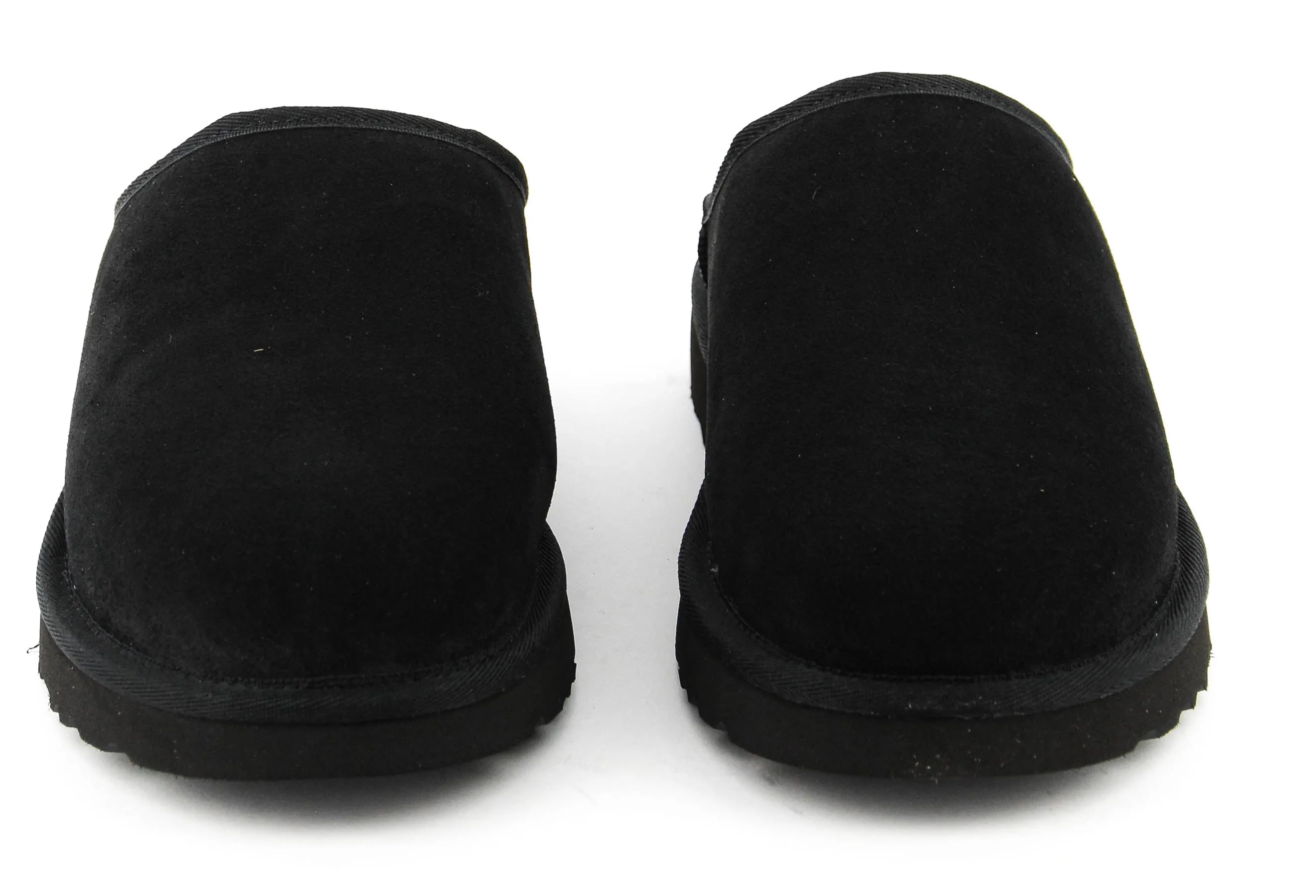 UGG CLASSIC SLIP ON BLACK